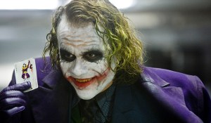 pic_giant_082814_SM_Batman-Joker_0